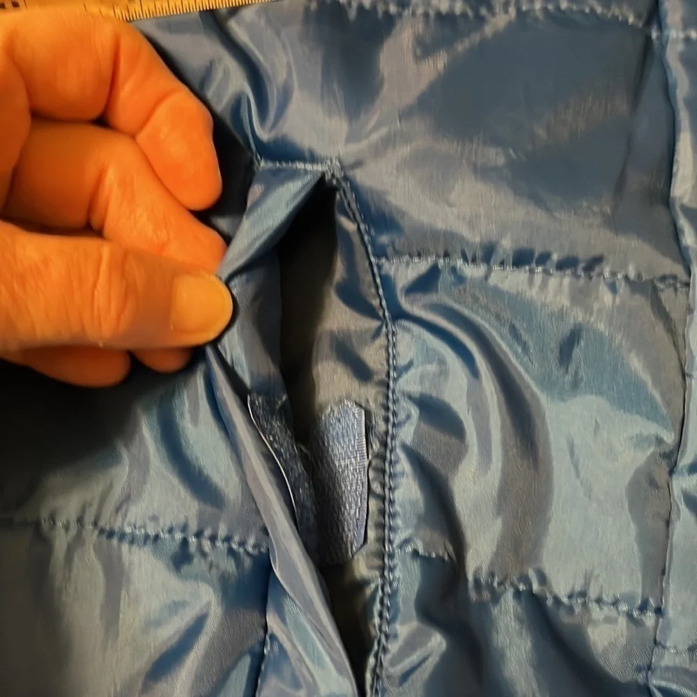 Weatherproof  zip up puffer jacket. Blue . Size small